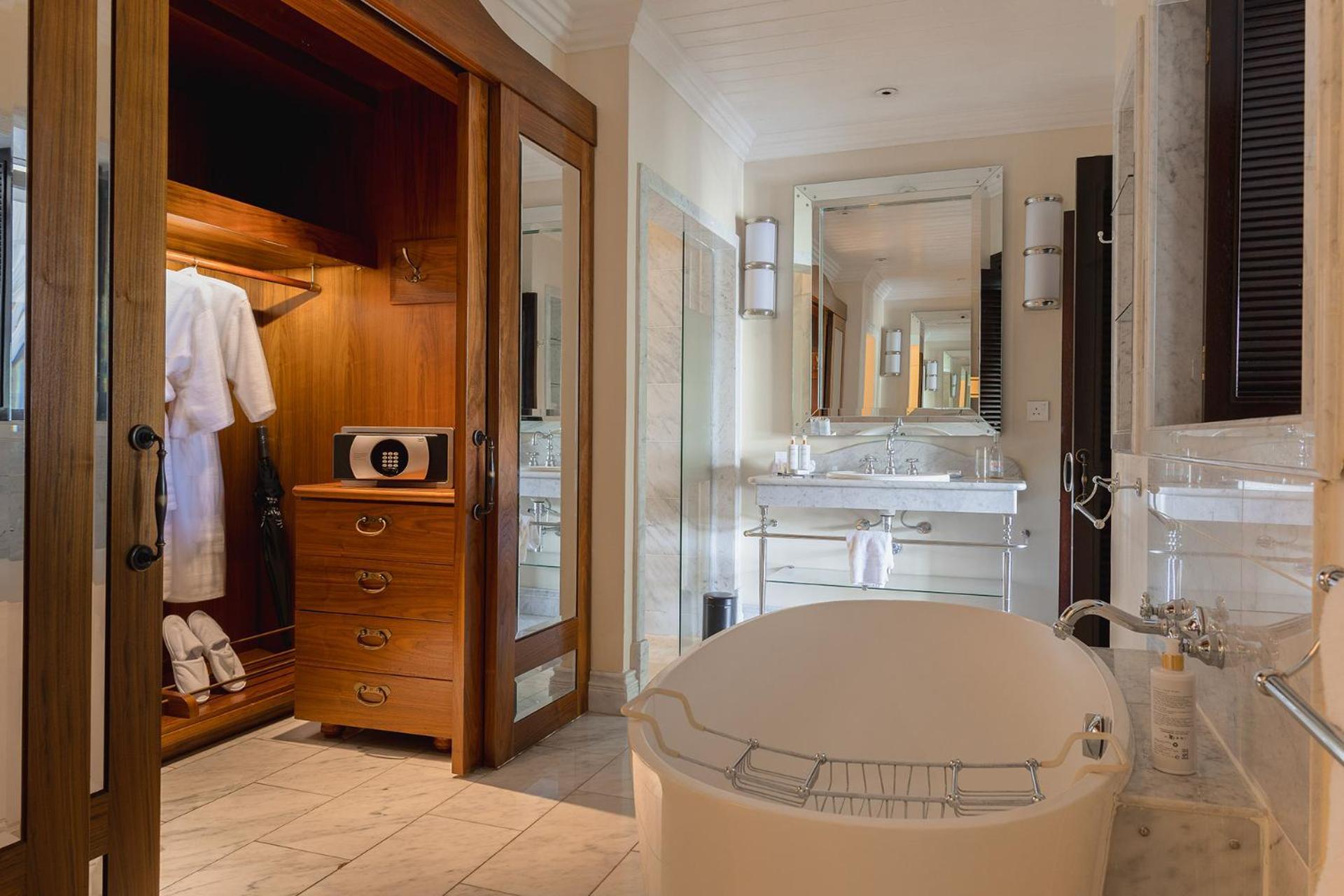 Hemingways Nairobi Hotel Екстериор снимка